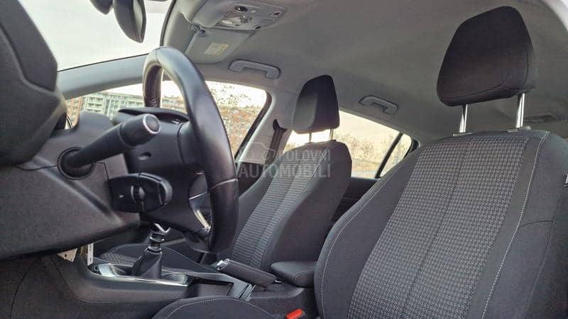 Peugeot 308 KREDlT BEZ UCESCA