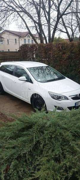 Opel Astra J 1.6 t  sport turer