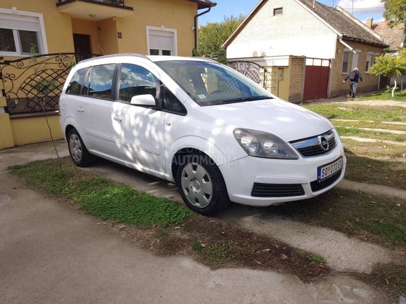 Opel Zafira 1.6i B.E.N.Z.