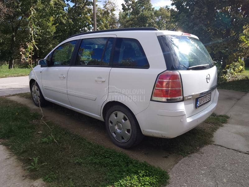 Opel Zafira 1.6i B.E.N.Z.