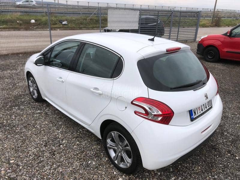 Peugeot 208 1.2 Exclusive