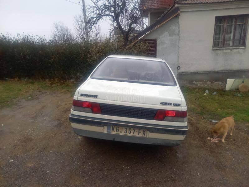 Peugeot 405 