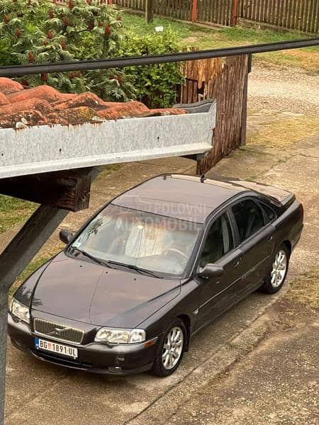 Volvo S80 