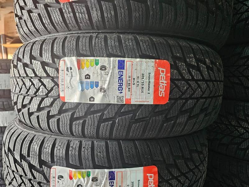 Petlas 205/55 R16 Zimska