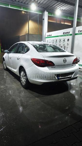 Opel Astra J 