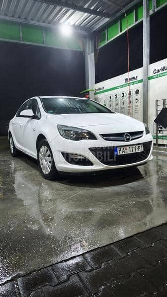 Opel Astra J 