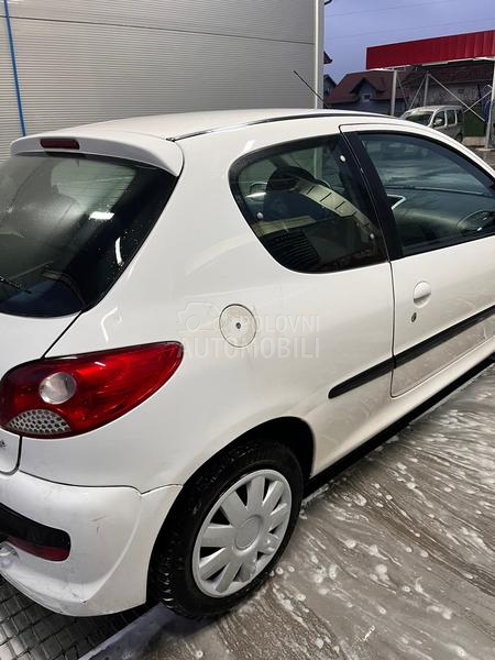 Peugeot 206 plus 