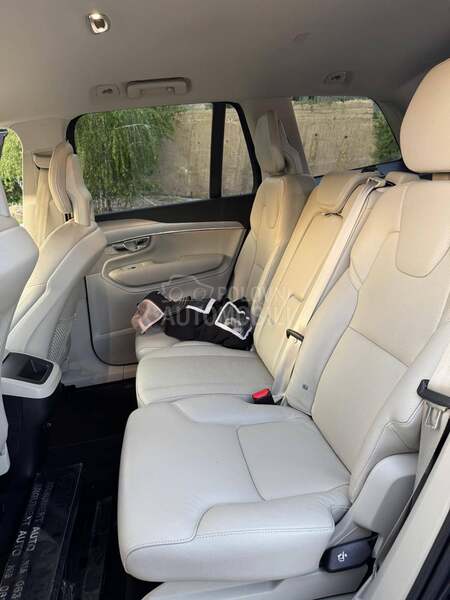 Volvo XC90 hybrid B5 AWD