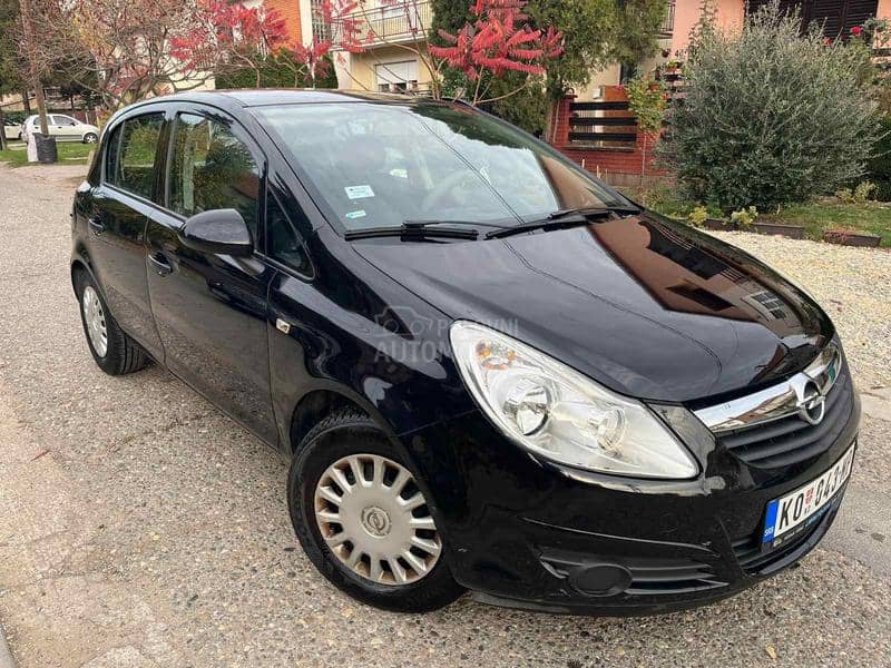 Opel Corsa D 1.2 tng 93 000 k m