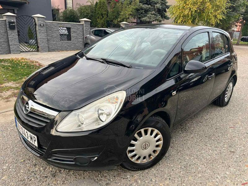 Opel Corsa D 1.2 tng 93 000 k m