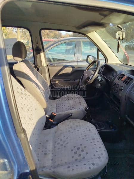 Opel Agila 1.0