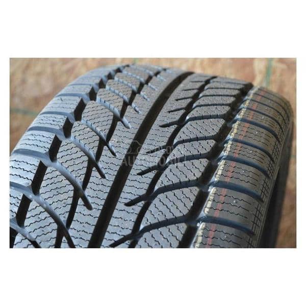 Westlake 215/40 R17 Zimska