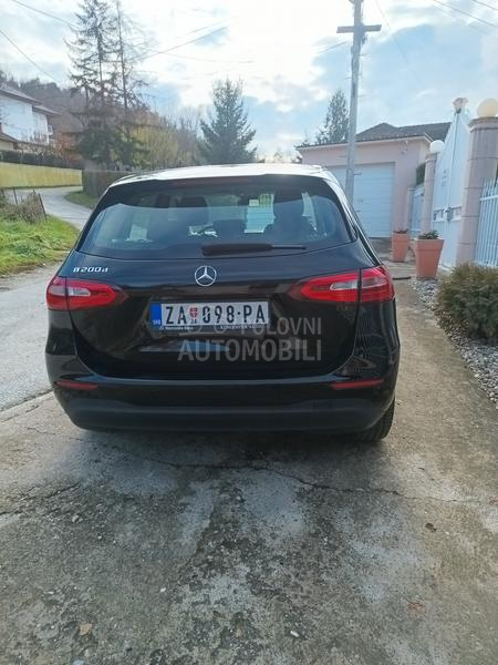 Mercedes Benz B 200 