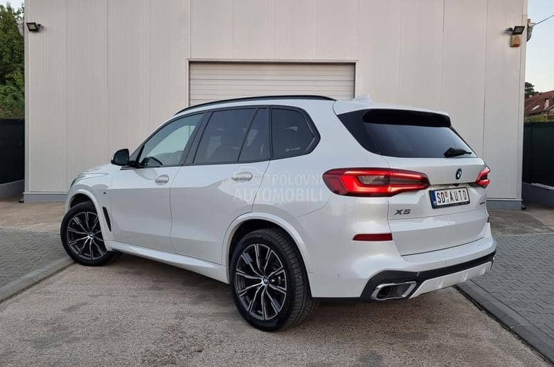 BMW X5 3.0D M 7 sed