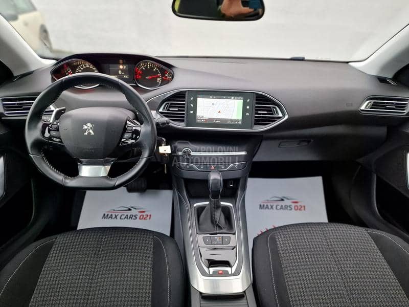 Peugeot 308 1.5BlueHDI panoram a