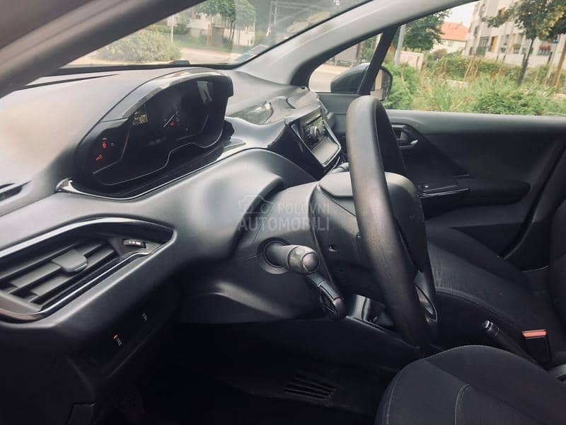 Peugeot 208 1.5HDI