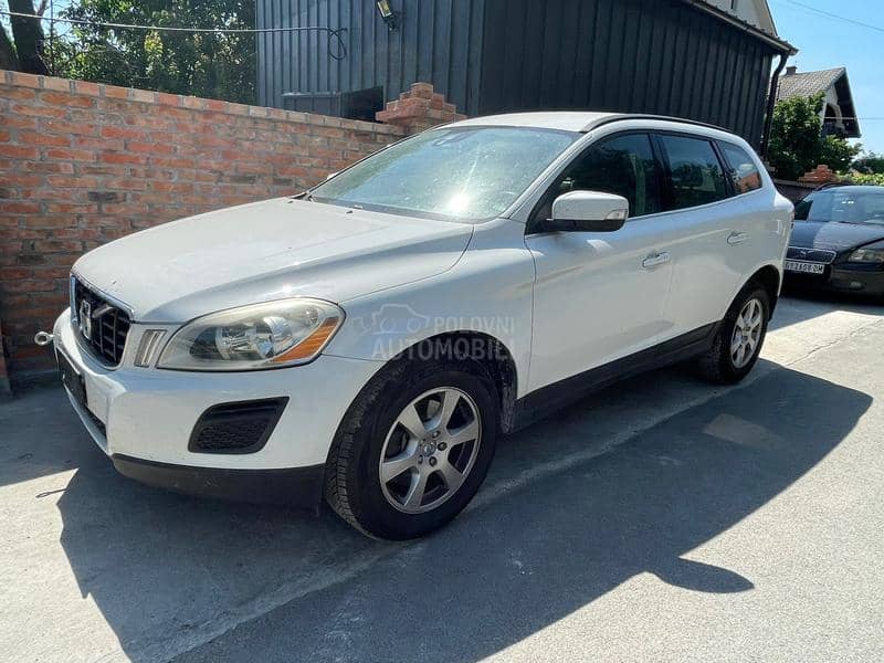 Volvo XC60 D3 2012. god. -  kompletan auto u delovima