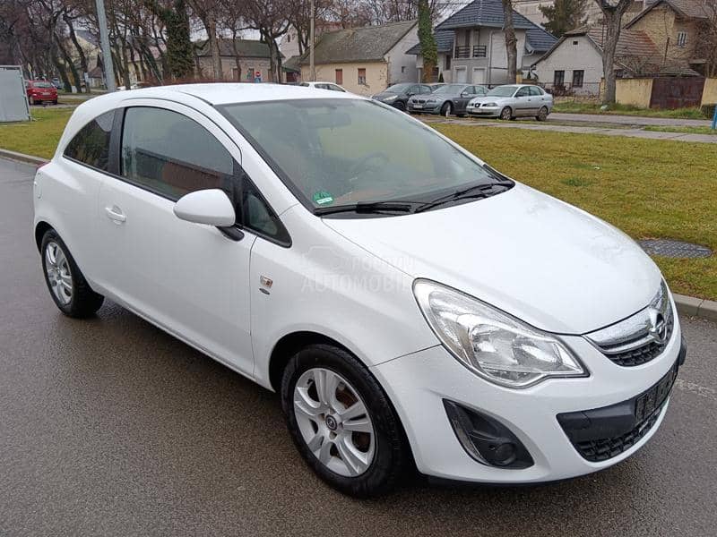 Opel Corsa D 1.4 V-M Servis.