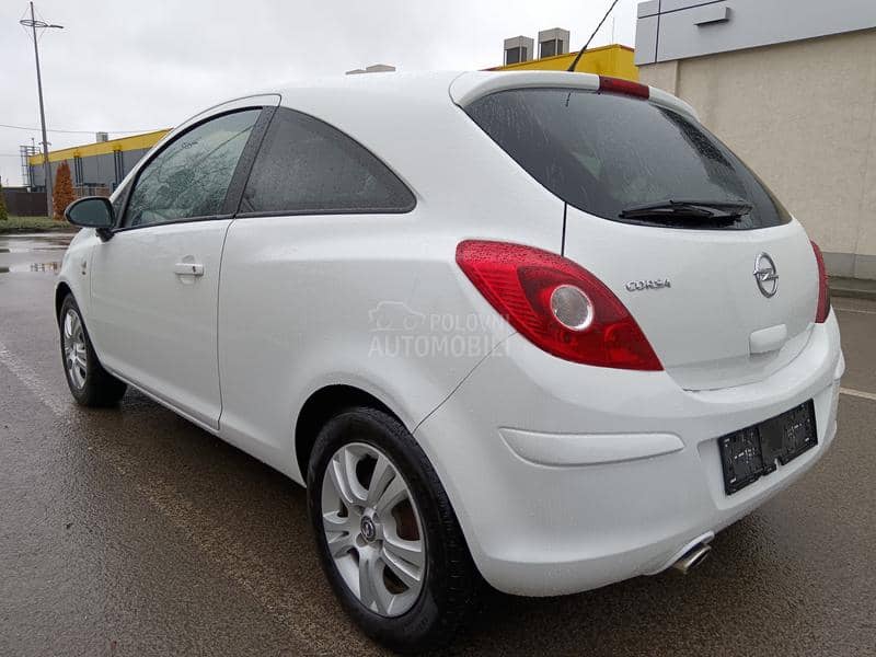 Opel Corsa D 1.4 V-M Servis.