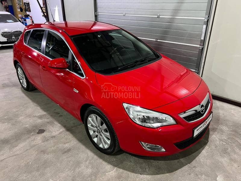 Opel Astra J 