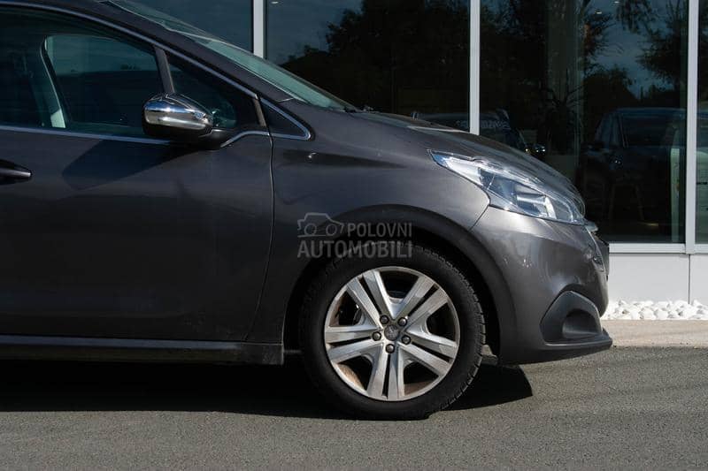 Peugeot 208 1.2 Allure B. M/T