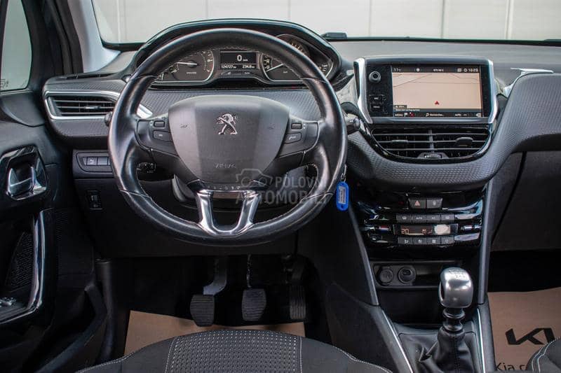 Peugeot 208 1.2 Allure B. M/T