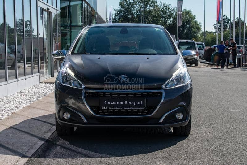 Peugeot 208 1.2 Allure B. M/T