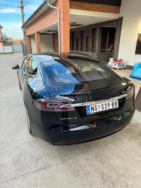 Tesla Model S S75