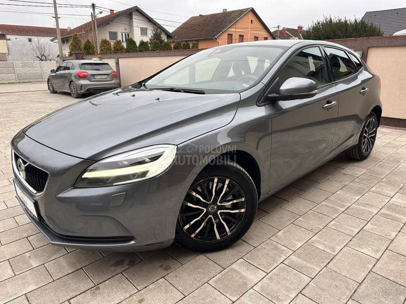 Volvo V40 2.0d // FUL //