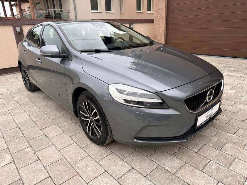 Volvo V40 2.0d // FUL //