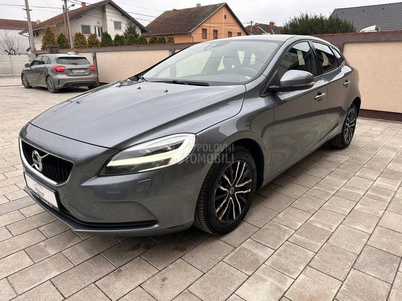 Volvo V40 2.0d // FUL //