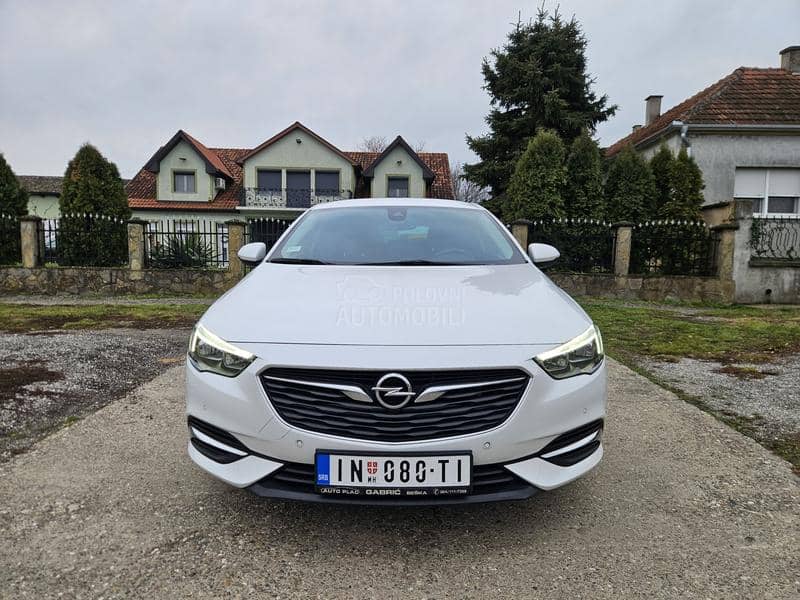 Opel Insignia 1.6 CDTI GRAND SPORT