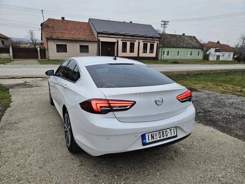 Opel Insignia 1.6 CDTI GRAND SPORT