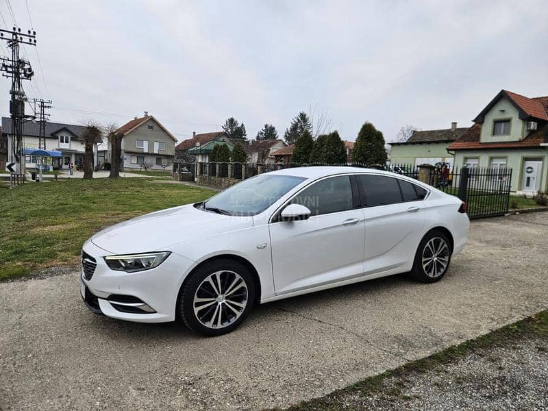 Opel Insignia 1.6 CDTI GRAND SPORT