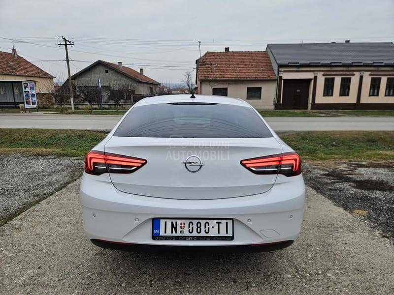 Opel Insignia 1.6 CDTI GRAND SPORT