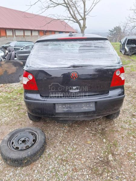 Volkswagen Polo 2004. god. -  kompletan auto u delovima