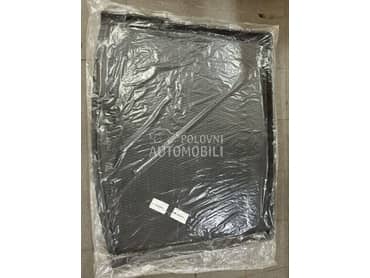 Patosnica gepek vrata za Volkswagen Touareg