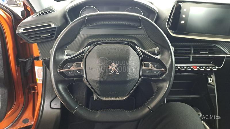 Peugeot 2008 1.5 BLU NAV LED USB