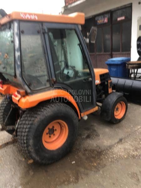 Kubota Sta30, sa raonikom