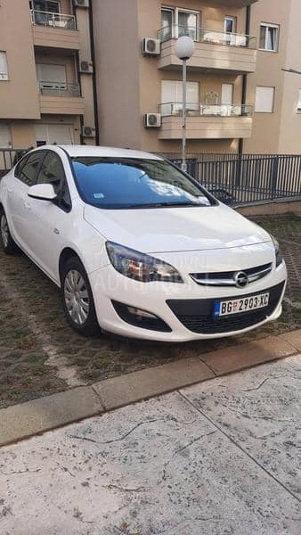 Opel Astra J 1.4 Turbo