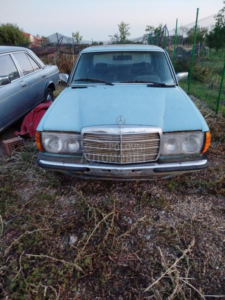 Mercedes Benz W123 