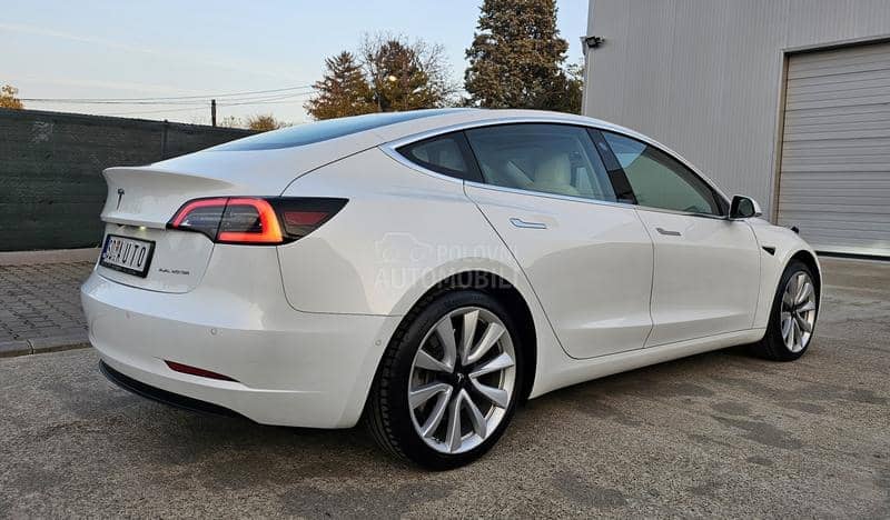 Tesla Model 3 Long Range