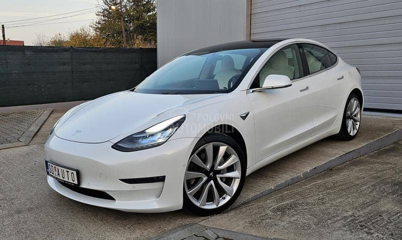 Tesla Model 3 Long Range