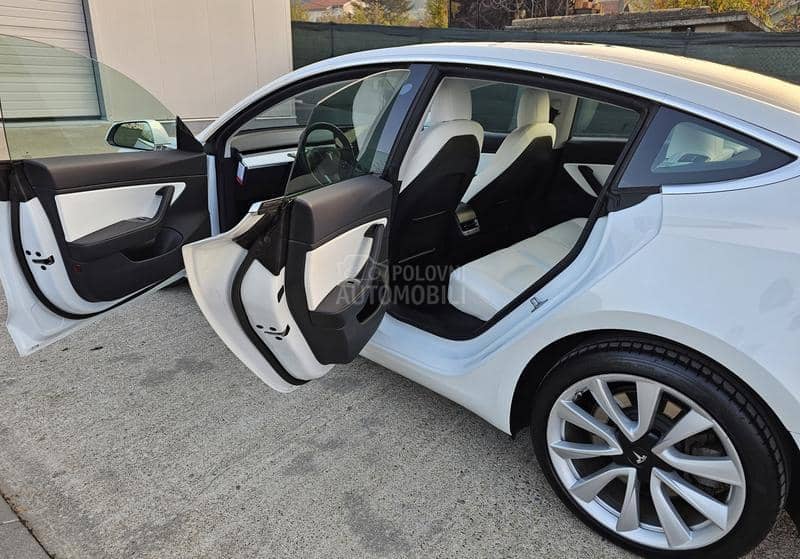 Tesla Model 3 Long Range