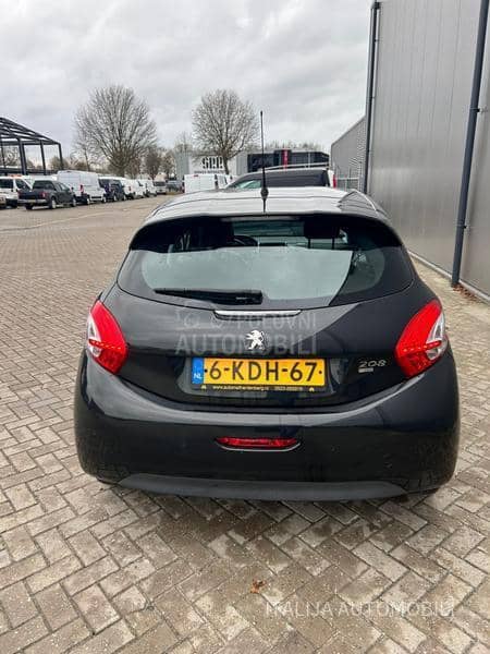 Peugeot 208 1.4HDI AUTO-MATIK