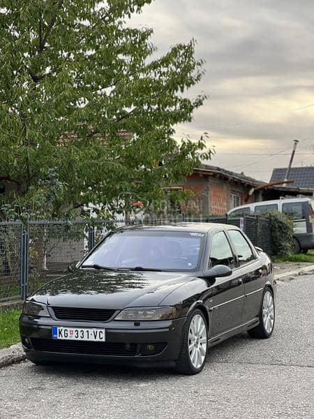 Opel Vectra B 2.6 V6