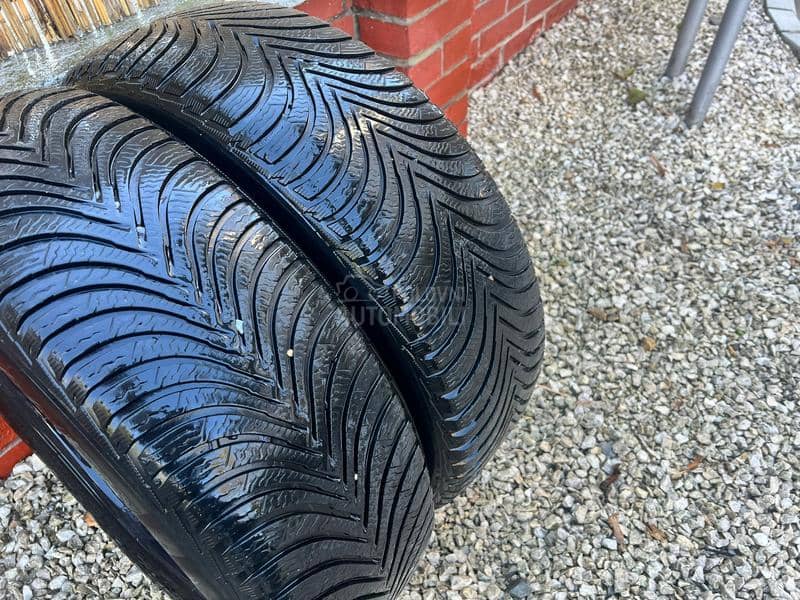 Michelin 215/60 R17 Zimska