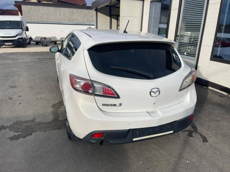 Mazda 3 1,6 d perla