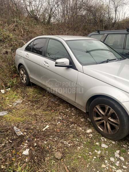 Delovi za Mercedes Benz C 220 W204