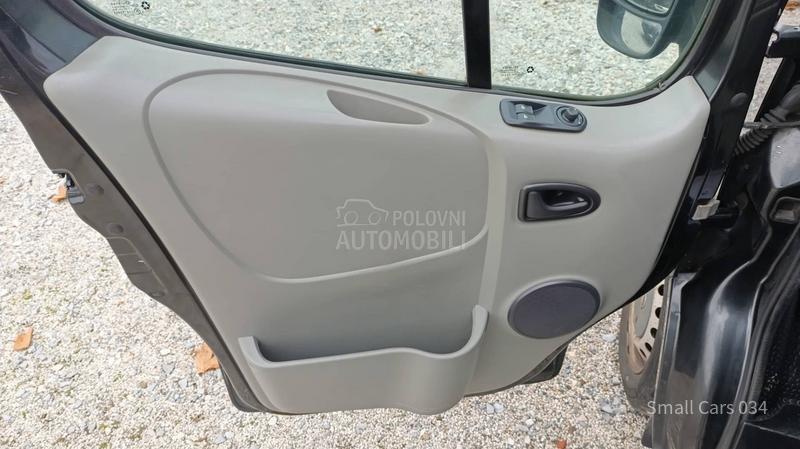 Renault Trafic 2.0dci TERETNI 5 SEDISTA